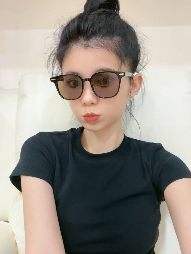 Tr偏光系列 情侣款 Gucci 经典的方框设计，不挑脸型，无论搭配大衣还是连衣裙都非常显气质高清偏光镜片预防紫外线 型号：G9903