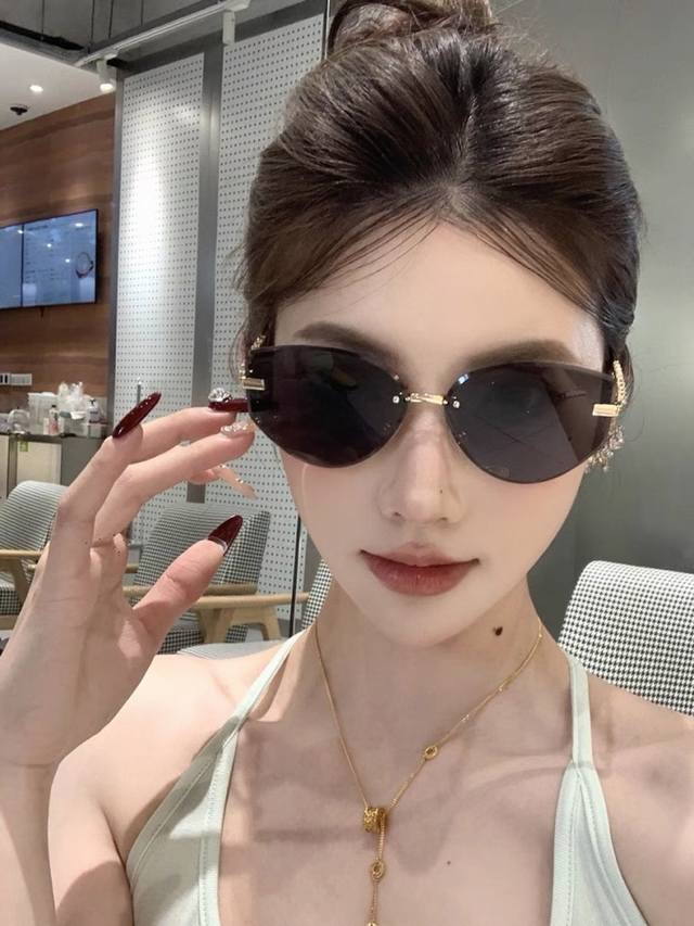 Louis Vuitto*2025新款无框猫眼墨镜女欧美风网红款复古辣妹Y2K海边街拍太阳镜
