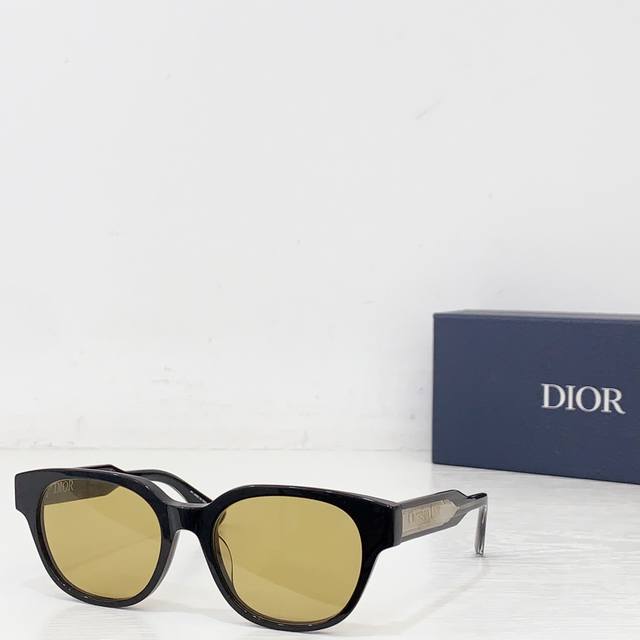 Dior Model：Christian Dior Label R1F Size： 53口19-145
