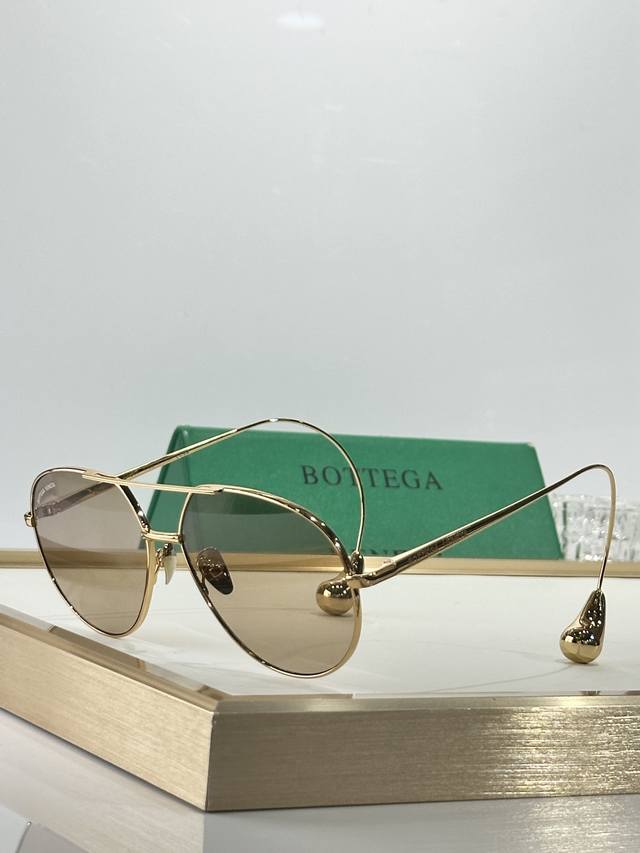 Bottega Venet* Model：Bv1701La Size：58口14-145