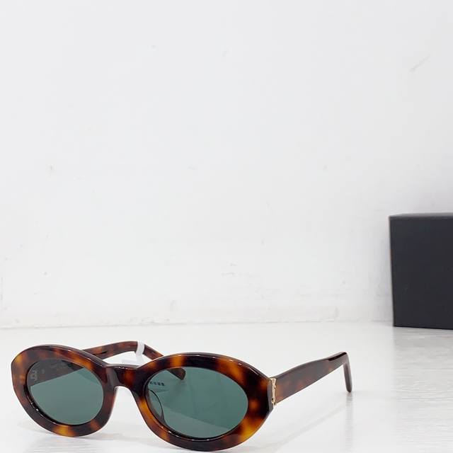 Saint Lauren* Model：Slm136 Size：52口22-140