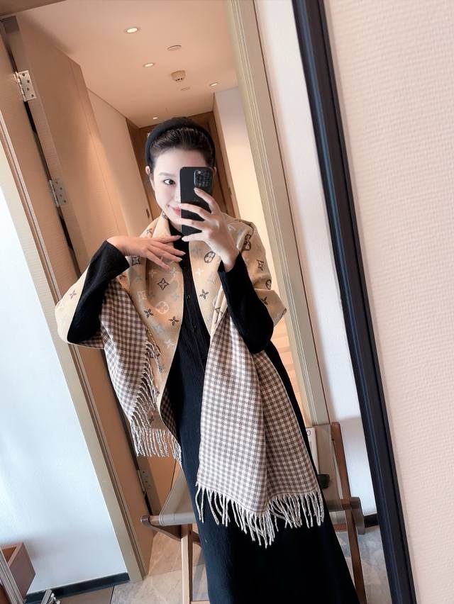 彩色双面 新款 年永不过时，买到都说好女神及日常都非常好搭配的款平时穿搭也非常好搭配，整个人看起来都会神采奕奕好多不用多说，细节品质都看得清楚，绝对获赞的高规格