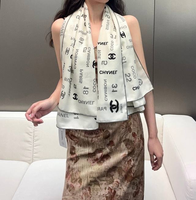 双面同色 Chanel 字母Logo140 羊绒方巾抢Vip推荐 下手一定要快 高端 大爱 纯羊绒 婴儿触感舒服到飞女人尤物 货极少 四季都可以用真心美的让人非