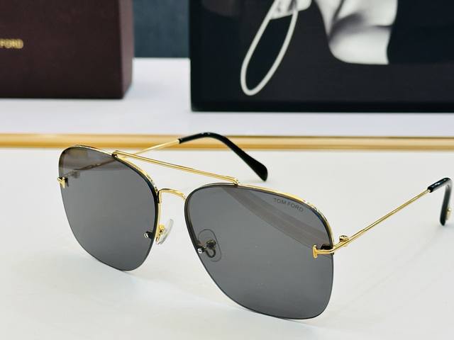 款 Tom Ford汤姆家 Model:Tf0883 Size：64口15-140 时尚潮流 C超轻 太阳镜