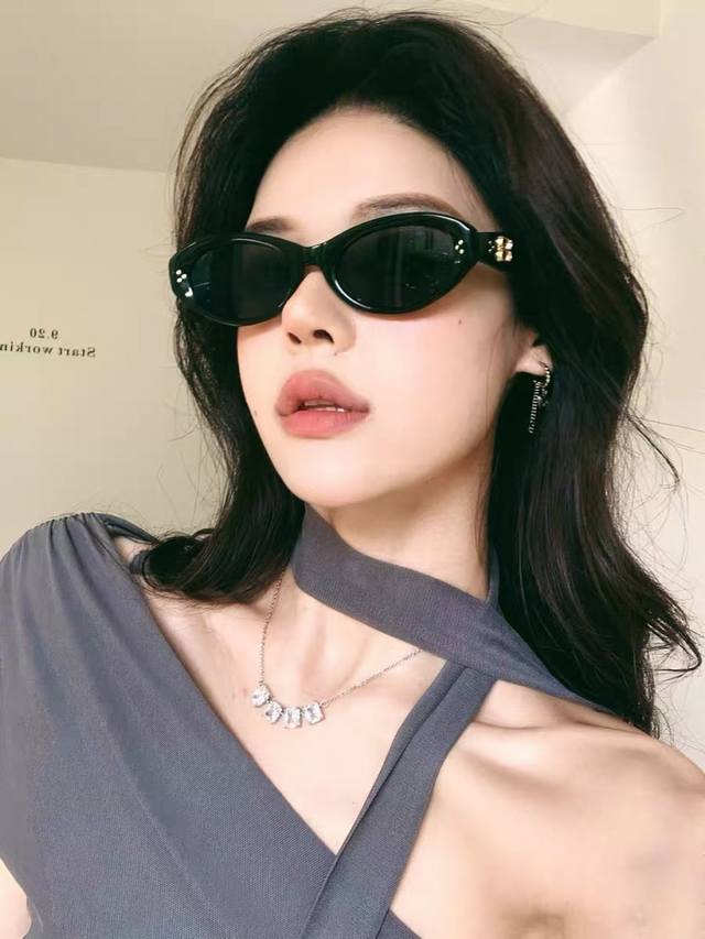 新款复古猫眼墨镜女高级感圆脸显脸小前卫凹造型防紫外线太阳镜