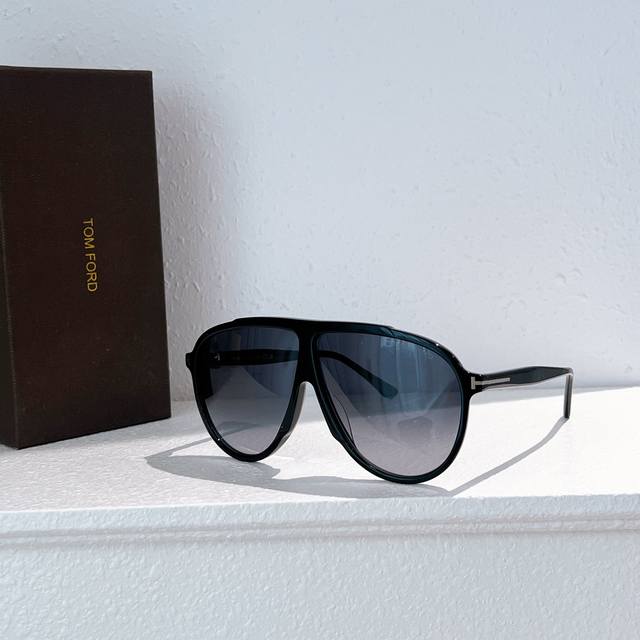 Tom For* Model:Ft1211 Size：65口5-145