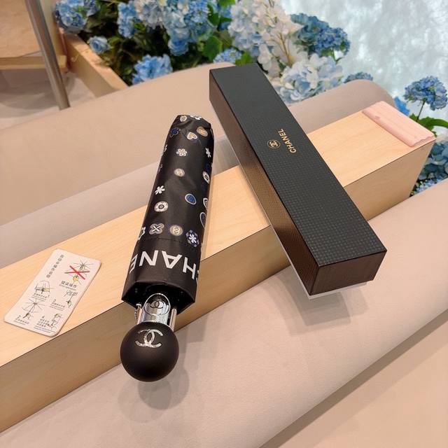 Chanel 香奈儿 新款 三折自动折叠晴雨伞 做工精细 气质 时尚 炒鸡好看！防紫外线 人手必备 ！3色