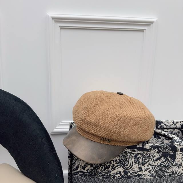 Dior 经典款八角帽 厚实的面料 质感好~