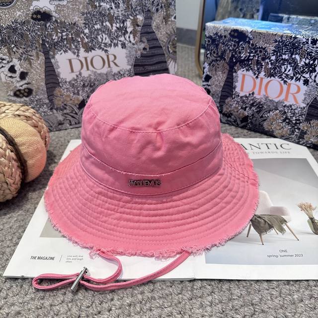 迪奥Dior 官网 迪奥Logo渔夫帽，防晒指数超高，特别显脸小，有型不软塌，可随意折叠，携带方便