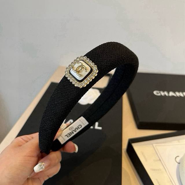 Chanel香奈儿蝴蝶结发箍