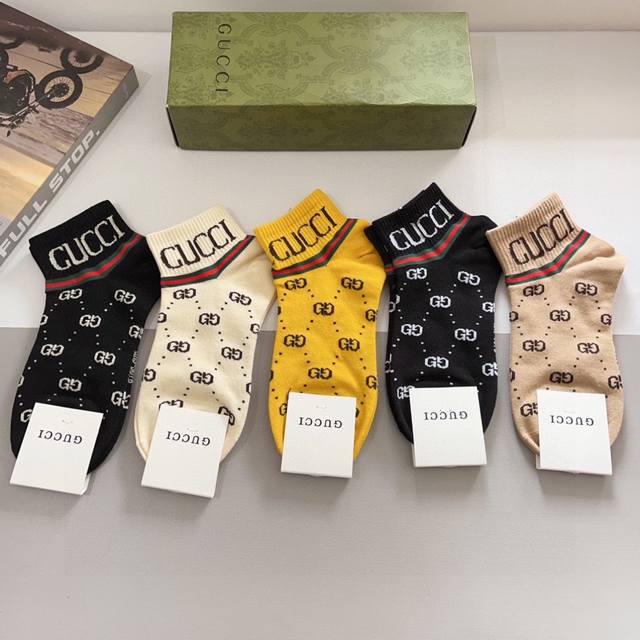 配包装 一盒5双 Gucci 古奇 新款中筒袜子，纯棉面料，潮人必备 ，爆款经典双G，个性时尚百搭款，你值得拥有哦