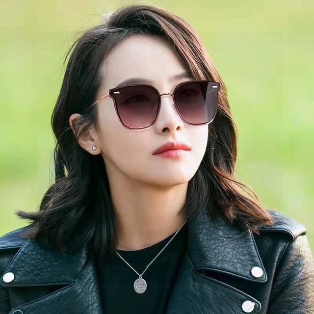 Dior 2025新款女士方框太阳眼镜 开车墨镜 新款金属无框太阳镜 时尚大方 舒适轻盈 精致奢华 超轻 型号：D4170
