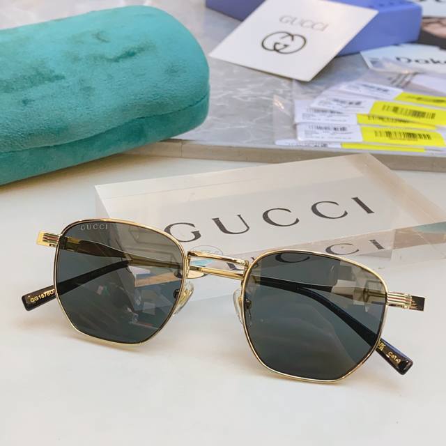 Gucc* 古*驰新款太阳镜，Gg1878O，Size:49口22-145