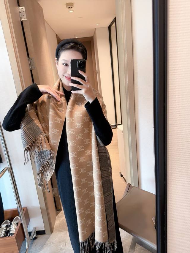 抢Vip推荐 下手一定要快 高端 大爱 女人尤物 货极少 四季都可以用真心美的让人非常非常心动 上身效果简直美翻了 品质非常完美 整个围巾给人大牌气场的同时又非