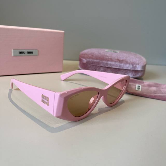 Miumiu缪缪猫眼太阳镜，精致的Miumiu小Logo，各大网红博主推荐