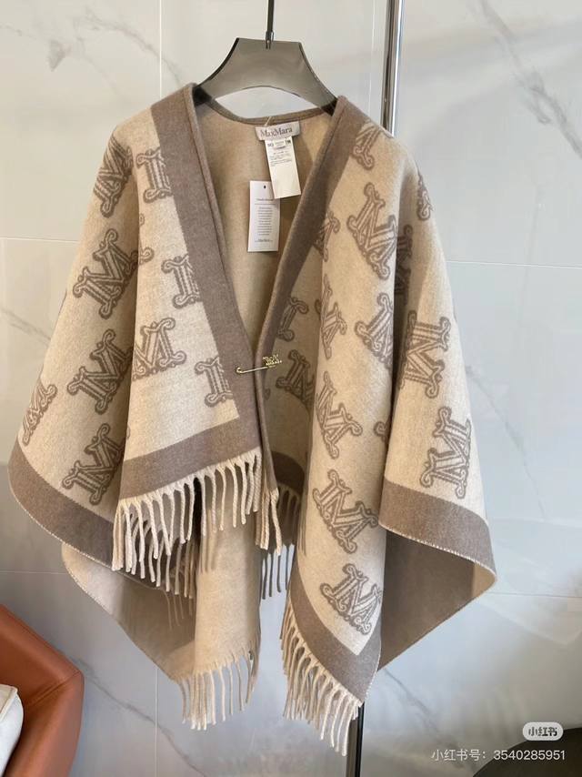 年度必入超级重磅Max Mara双面斗篷！免代购 我知道你们要的是最好的品质！！！这款Fendi斗篷真的是超级好看！！放一万个心入！！！独家高品质！这款斗篷真心
