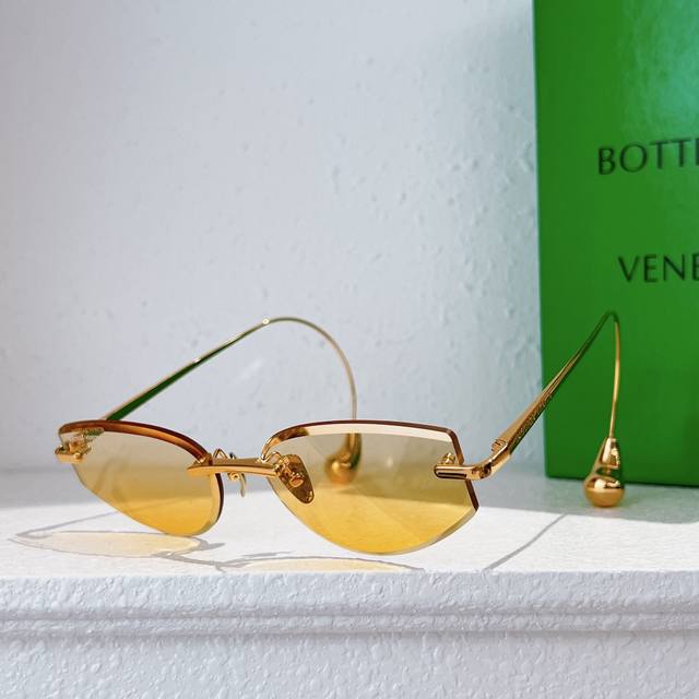 Bottega Venet* Model：Bv1698La Size：56口17-145
