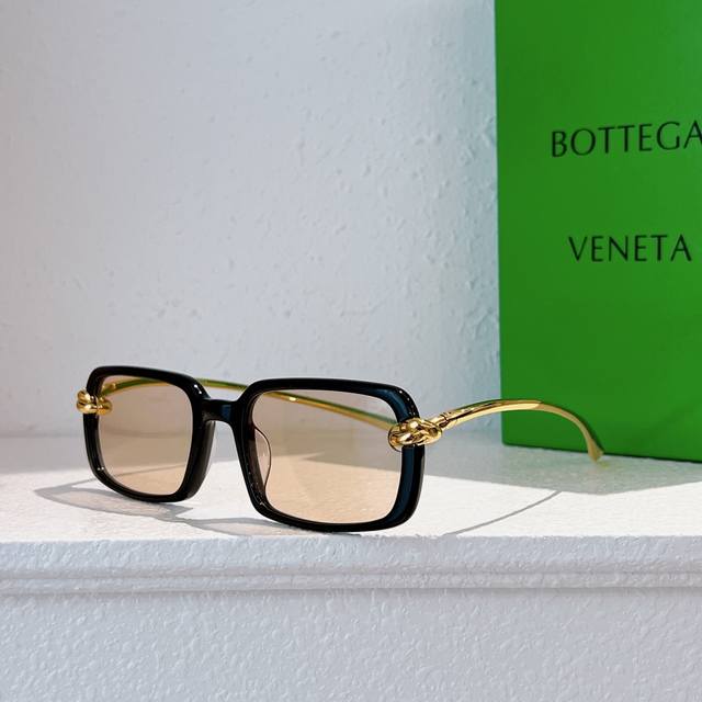 Bottega Venet* Model：Bv1419S Size：53口20-145