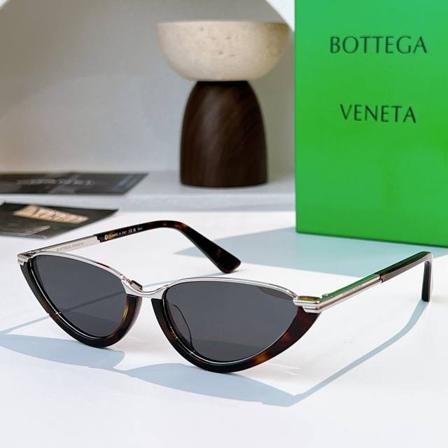Bottega Venet* Model:Bv1346S Size：56口17-145 L