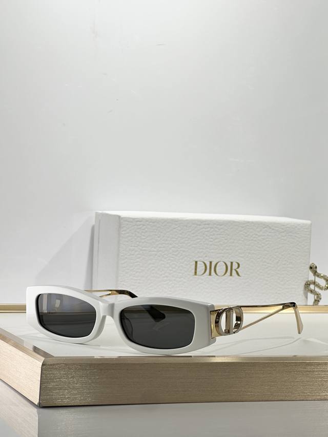 Dio* Mod：30Montaigne S4F Size：54口17 135