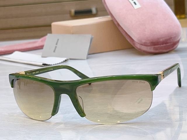 Miumi* 缪*缪新款太阳镜，Mod: Mu 122Av，Size:64口18-125