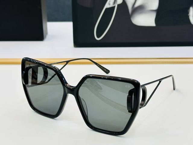 迪家 Dio* Dsgta45Ucr Size：64口16-140 春夏款墨镜 搭配镜腿精致烫字配饰 Bm官网款 质量上佳