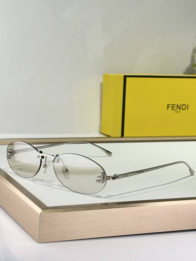 Fend* Mod：Fe4075Us Size：54-15-135 新配色 好温柔