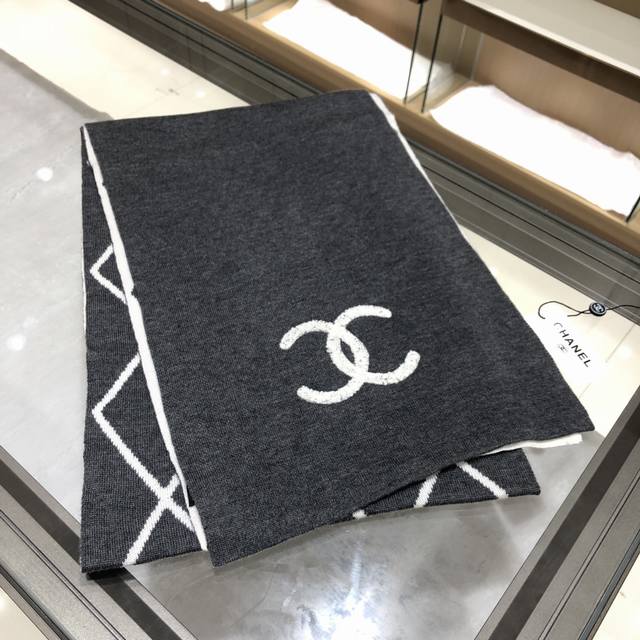 深灰色 Chanel香奈儿 经典菱形设计双面配色 新款羊绒针织围巾原版工艺 专柜购入打版，1:1复刻，商标吊牌齐全