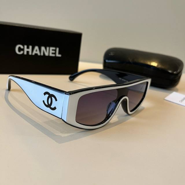 Chanel香奈儿网红爆款太阳镜，遮阳修饰脸型神器贴