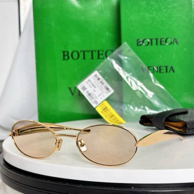 Bottega Venet*Model：Bv1368Ssize：52口22-135