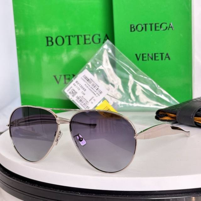 原版钛金鼻托 完美复刻 我们只会认真做好每一个细节 Bottega Venet* Mod：Bv1305S Size：64-13-135 Sandine Avia