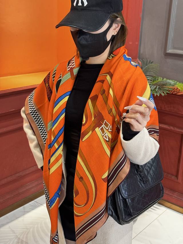 双面同色 原单爱马仕140Cm丝绒方巾 马术密匙 ，十九世纪的商品图录汇集了手工匠们的系列产品，或许其中潜藏着某些不能为外人道的秘密讯息，只有游贩和店家才能解读