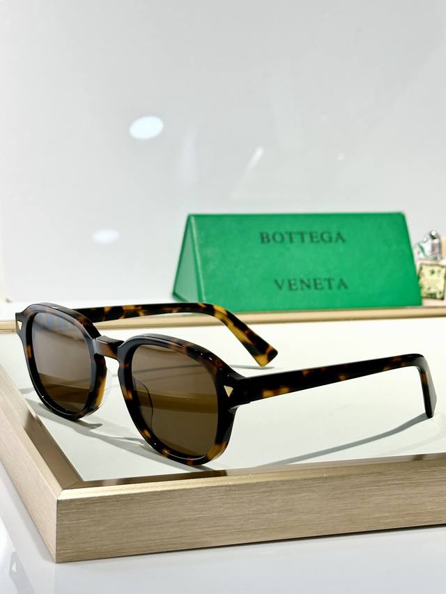 Bottega Veneta Model：Bv1364S Size：49口21-145