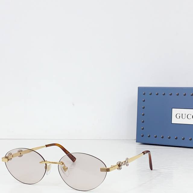 Gucc* Model：Gg2051S Size： 57口17-145 ps：1海外版1:1 ps：2每一副都有独立编码