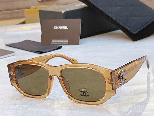 Chane* 香奈儿新款太阳镜，Model：Ch5554，Size：55口18-145