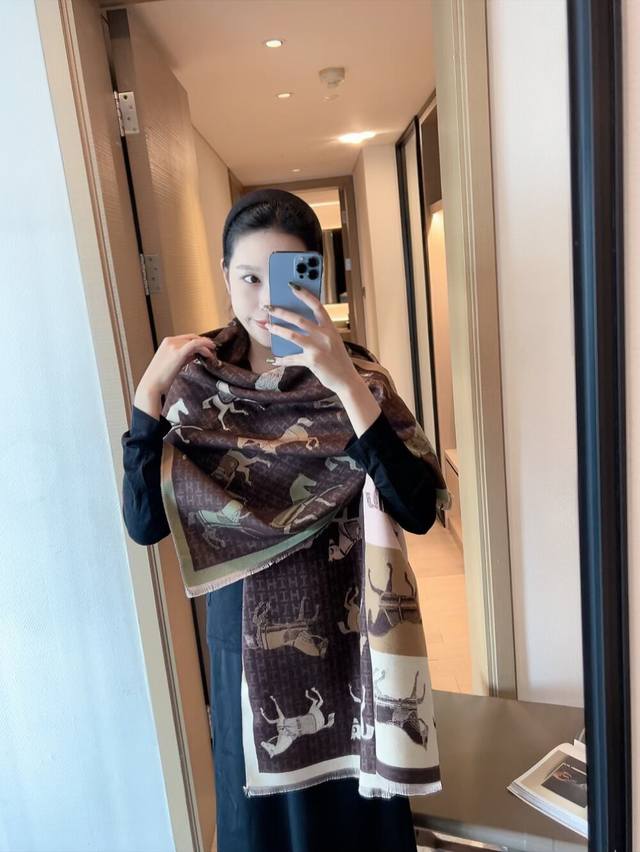 新款爱马仕买了都说好看推荐 骏马的披挂羊绒爱马仕专柜爆款立体呈现图案纹路实物档次极高特殊工艺高端研发惊艳问世特殊尖端工艺处理受到白富美的喜欢 无论是品质 款式