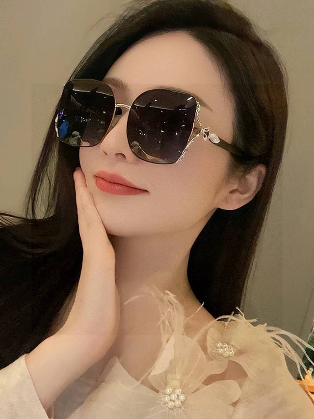 2025开春新款新款卡地亚 顶级奢华典范 女款板材原单太阳镜 个性款完美修脸护目打造轻奢新潮流风尚 时尚百搭狐狸头[爱情]最新白富美女款[飞吻]佩戴舒适 不挑脸