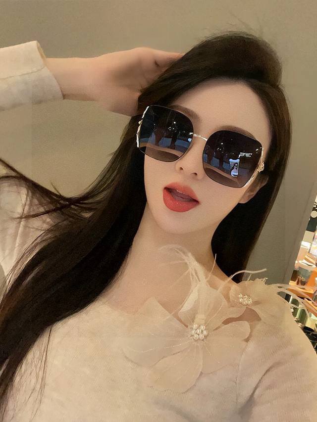 2025开春新款新款卡地亚 顶级奢华典范 女款板材原单太阳镜 个性款完美修脸护目打造轻奢新潮流风尚 时尚百搭狐狸头[爱情]最新白富美女款[飞吻]佩戴舒适 不挑脸