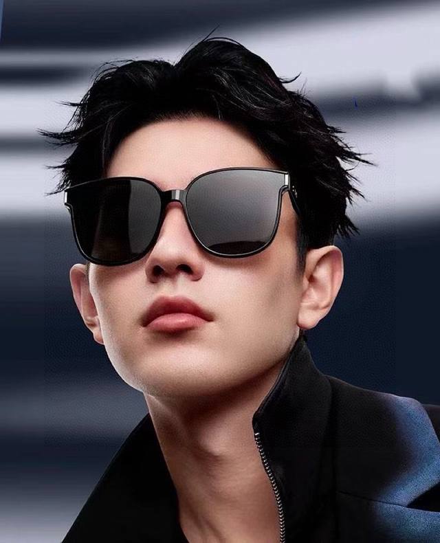 Gucci 2025开春新款 潮流爆款 时尚方框偏光太阳镜 高品质 佩戴舒适 网红潮款墨镜 女士高清尼龙偏光太阳镜 高品质Tr镜框 型号：G11100
