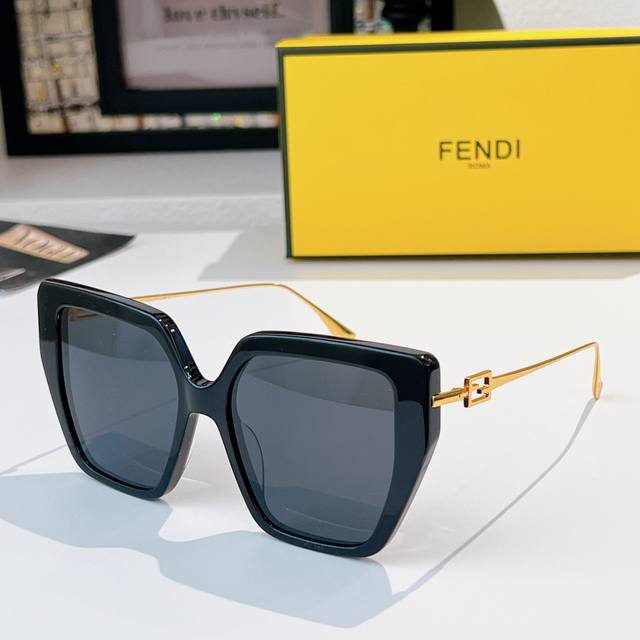 Fendi Model: Fe40012U Size：52口18-145