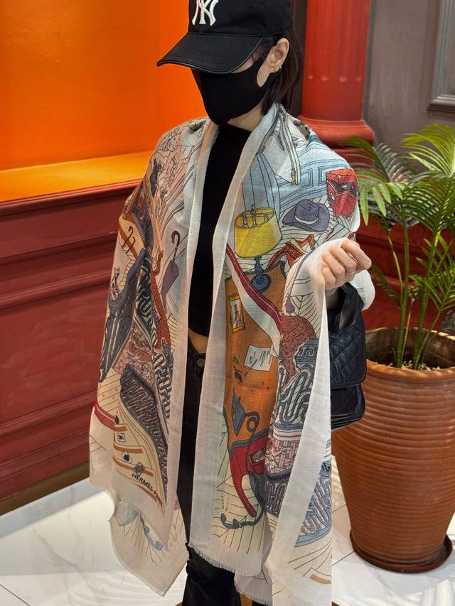 会发光发亮的围巾 爱马仕 专柜同步 买了都说好看羊绒印花推荐顶级工艺超值爱马仕专柜爆款羊绒方巾立体呈现图案纹路实物档次极高特殊工艺高端研发惊艳问世特殊尖端工艺处