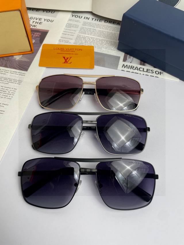 新款品牌：路易威登Lv 原单品质男女同款偏光太阳镜 材质：高清宝丽来偏光镜片、进口合金印字Logo镜腿。小框精致太阳镜看细节就知道大师手工制作设计，做工精致，高