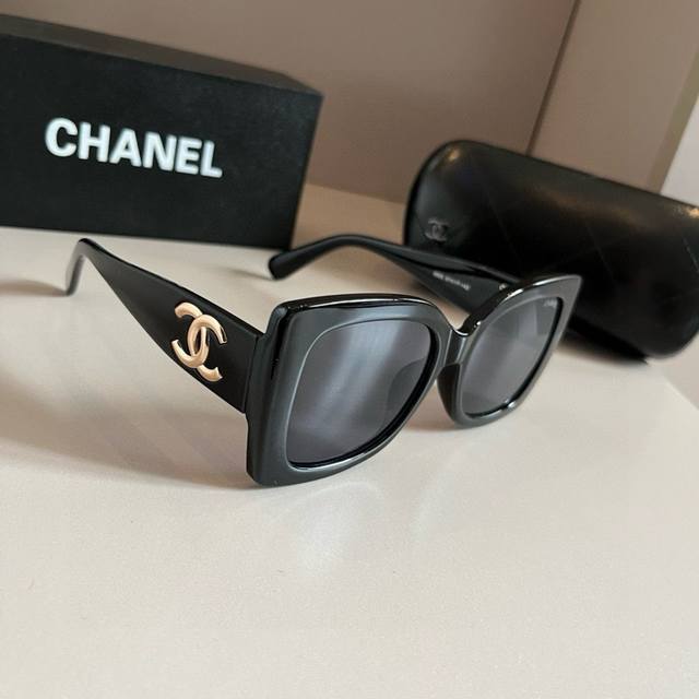 Chanel香奈儿网红爆款太阳镜，遮阳修饰脸型神器贴