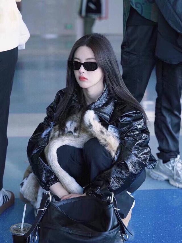 prad*赵露思墨镜女时尚韩版猫眼杨超越显瘦街拍欧美复古白色太阳镜男酷