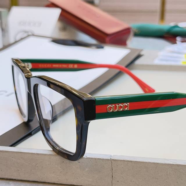 Gucc* 古*驰新款眼镜架，Model：Gg1869S，Size：53口18-145 M