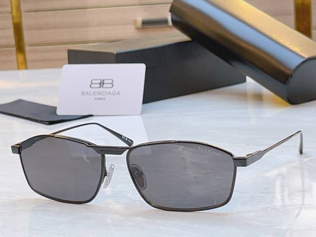 Balenciag* 巴黎*世家新款太阳镜，Model：Bb0416S，Size：62口17-145