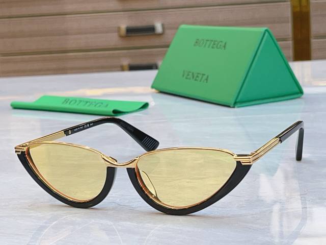 Bottega Venet* 宝缇*嘉新款太阳镜，Model：Bv1346S，Size：56口17-145