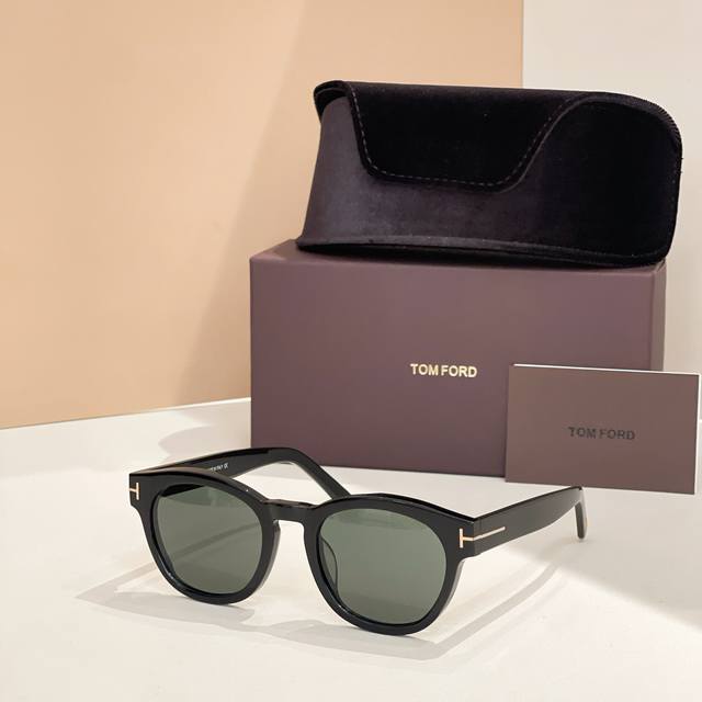 tom For*Model：Tf 0590Size：51口21-145光学镜 ，太阳镜