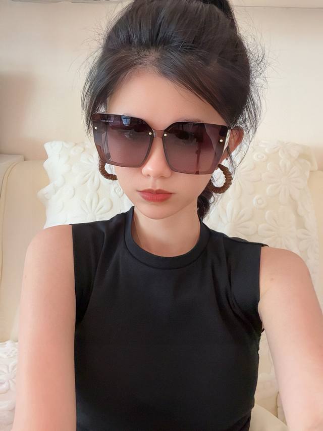 偏光系列太阳镜 原版出货 巴宝莉网红超爆款经典奢华全球风 [亲亲] 时尚方框太阳镜 气质非凡 经典大框款式太阳眼镜[篮球] 顶级品质 奢华Logo 正版板材质量