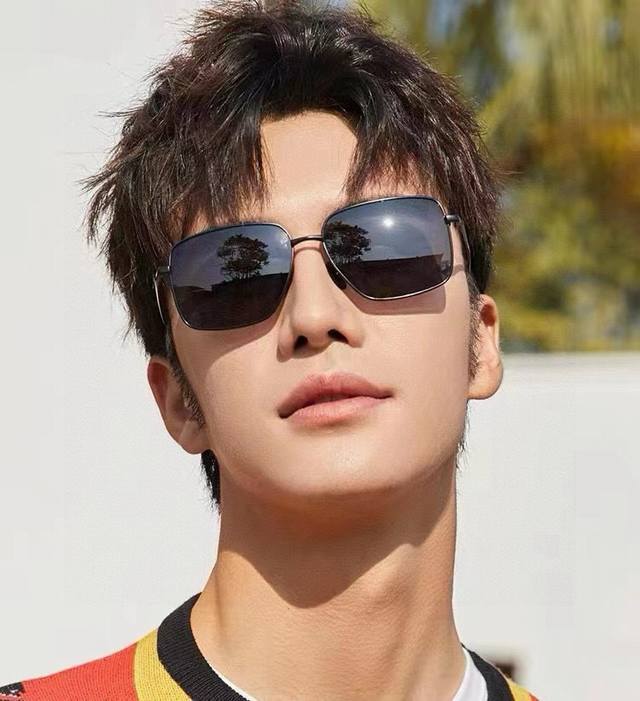 Gucci 官网同步 高品质男女款墨镜 进口宝丽来偏光镜片 蛤蟆镜 开车钓鱼都可 型号：G8326